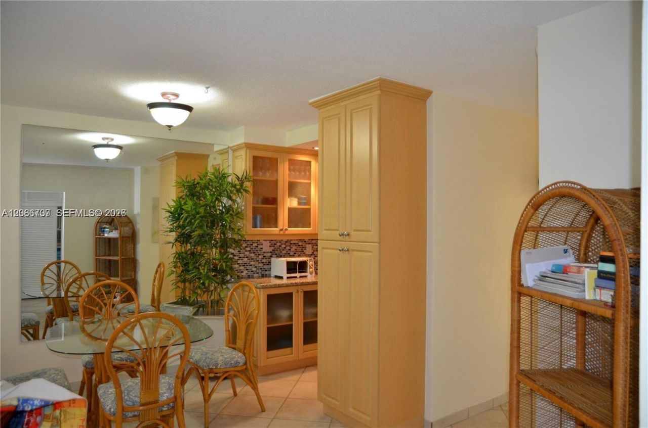 17050 NE 14th Ave , Unit 115, Miami, FL 33162 Photo