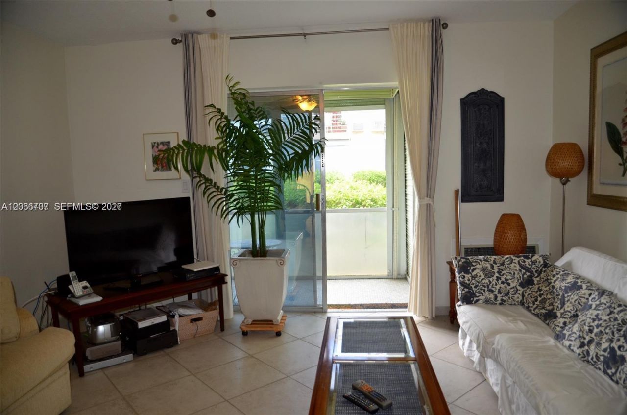 17050 NE 14th Ave , Unit 115, Miami, FL 33162 Photo