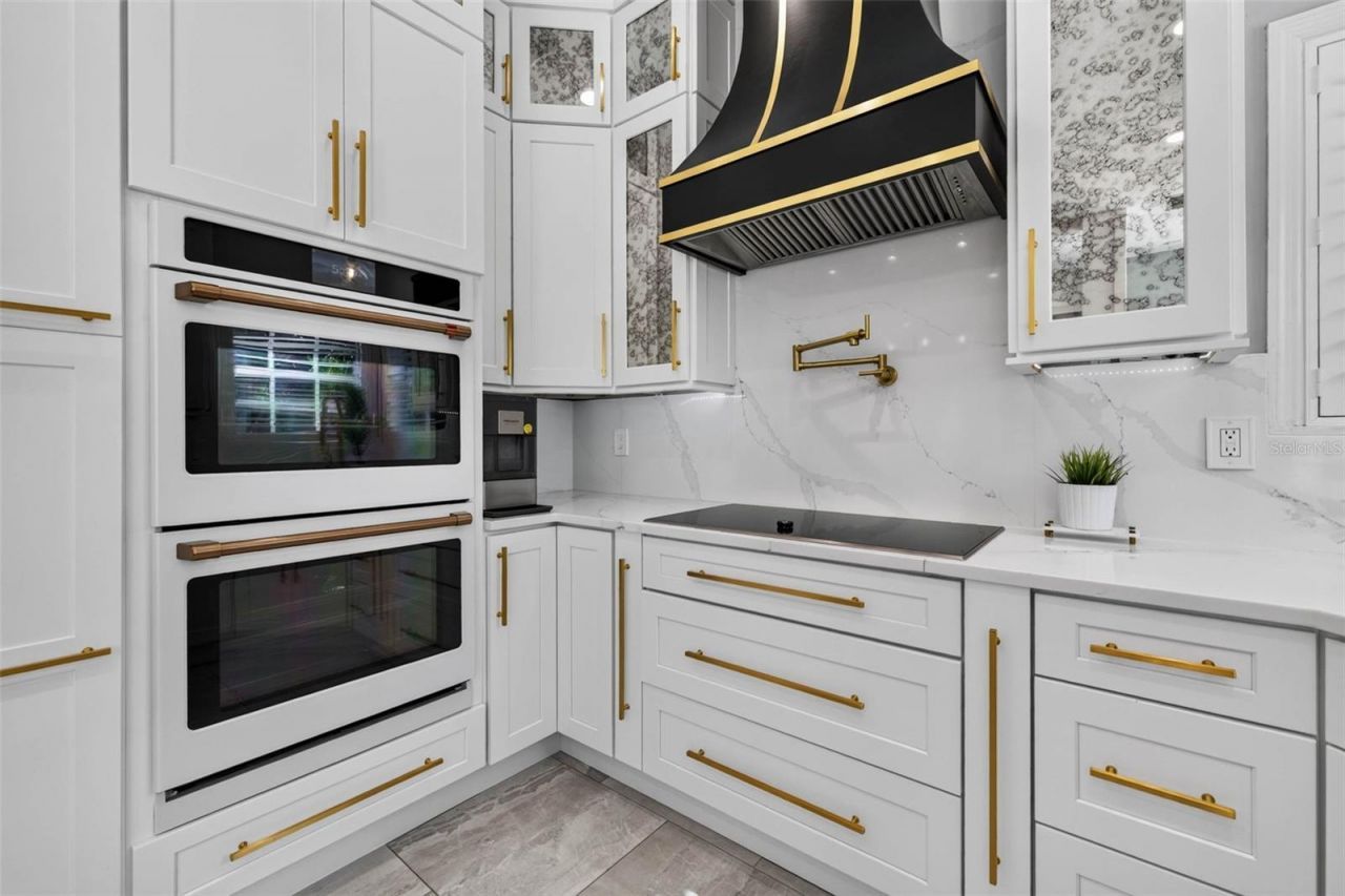 4660 Laurel Oak Lane Ne, Saint Petersburg, FL 33703 Photo