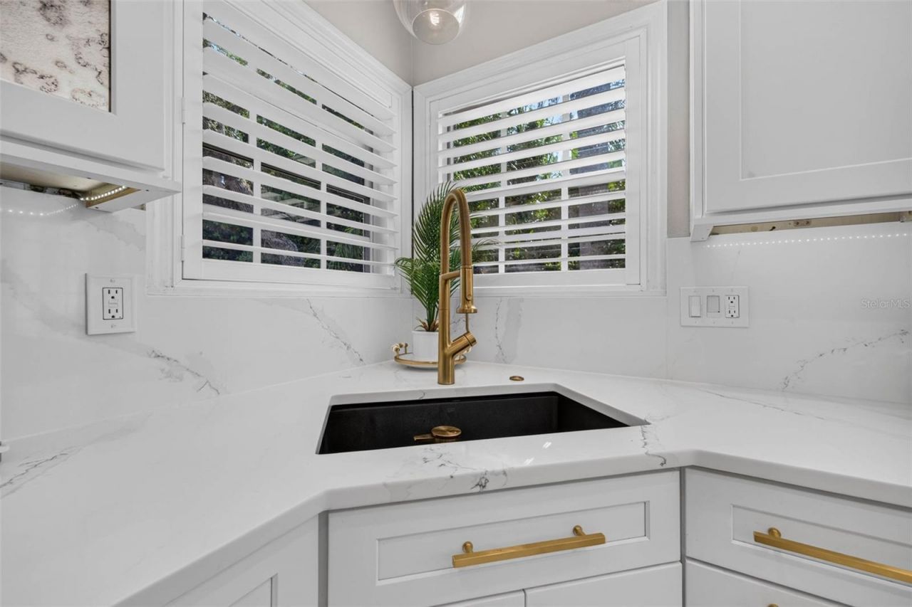 4660 Laurel Oak Lane Ne, Saint Petersburg, FL 33703 Photo