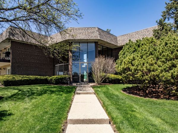 3N550 CROWN Road , Unit 10, Elmhurst, IL 60126