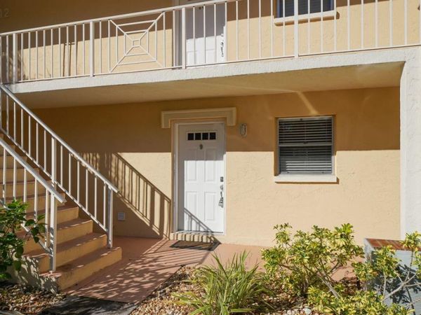 942 LA COSTA CIRCLE , Unit 9, SARASOTA, FL 34237