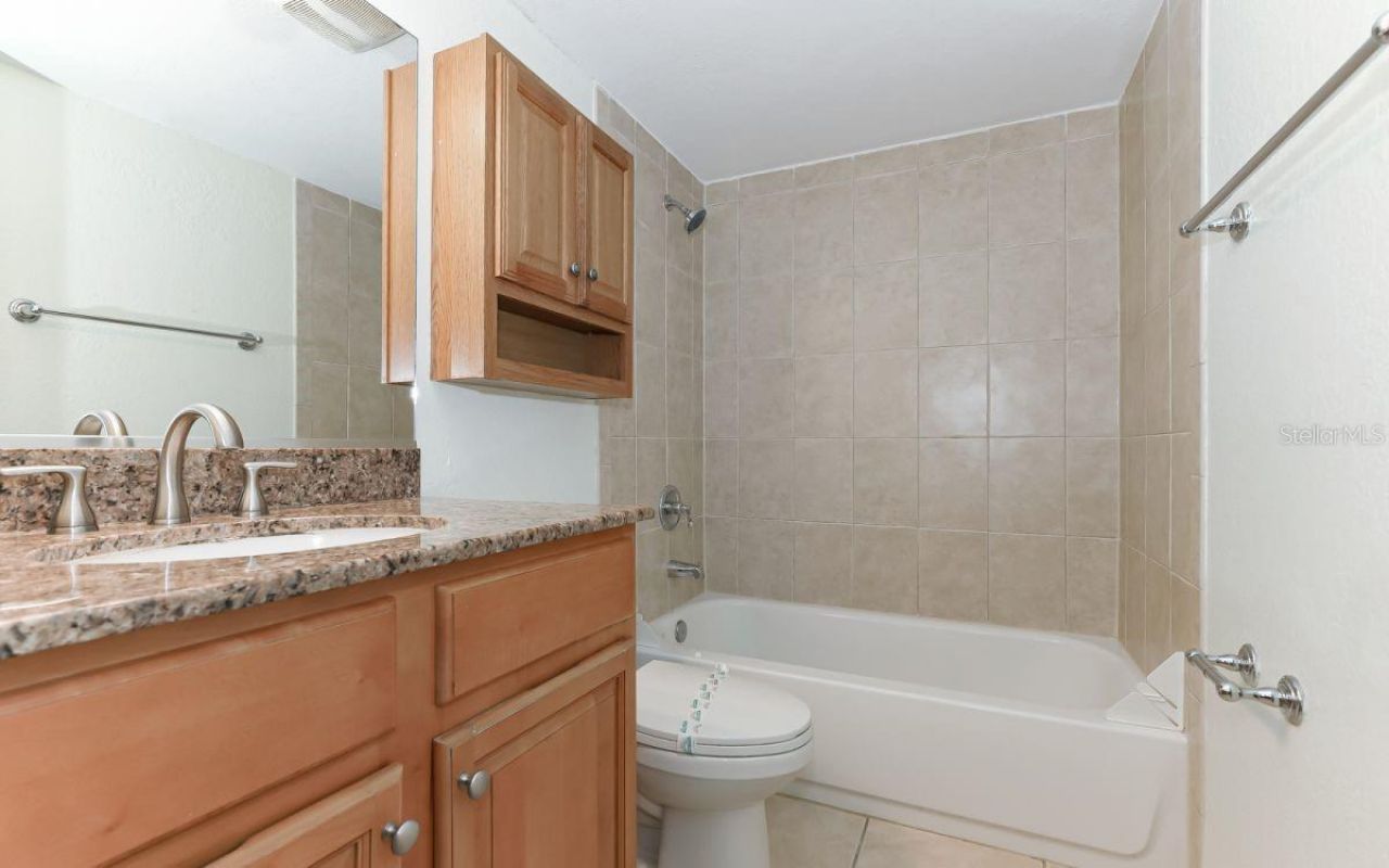942 La Costa Circle, Unit 9, Sarasota, FL 34237 Photo