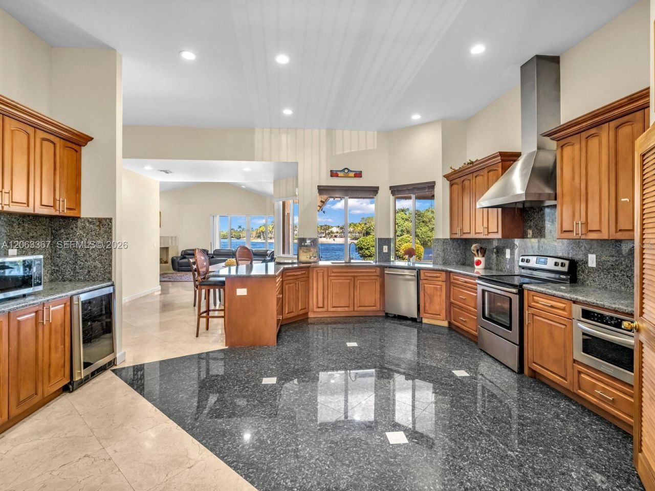 2710 Walkers Way, Weston, FL 33331 Photo