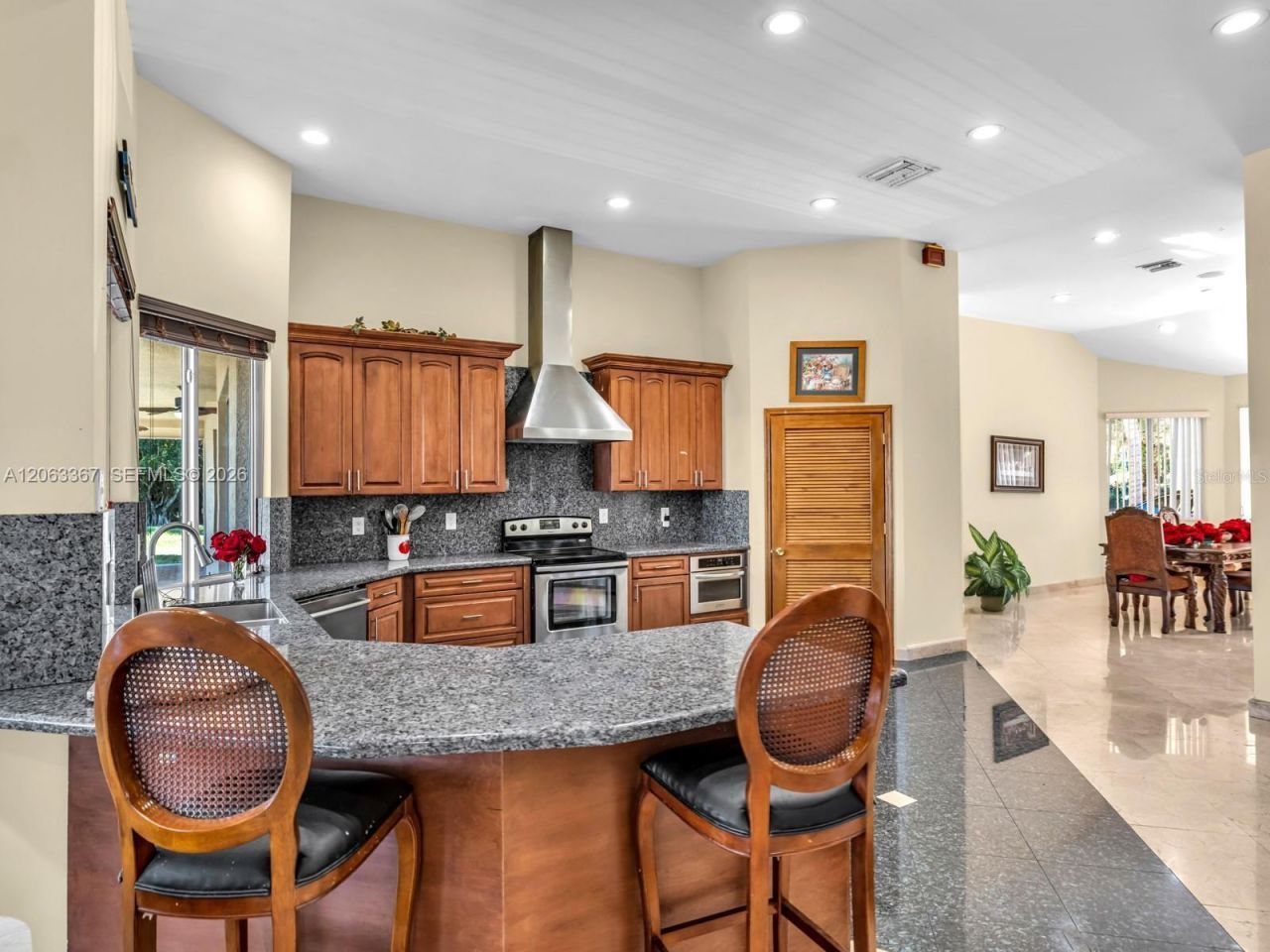 2710 Walkers Way, Weston, FL 33331 Photo