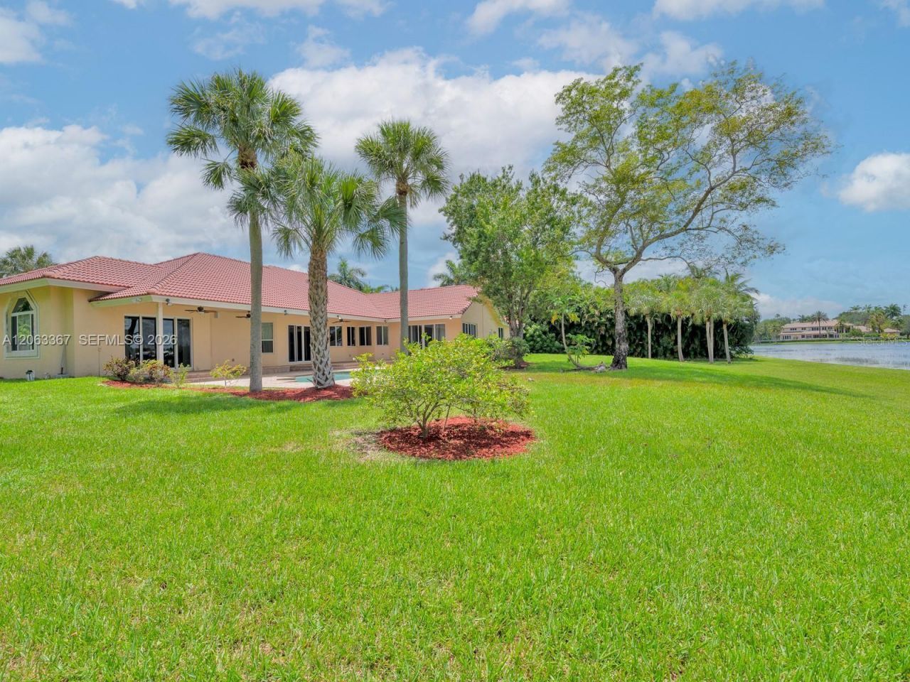 2710 Walkers Way, Weston, FL 33331 Photo