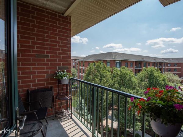 845 E 22nd Street , Unit B-417, Lombard, IL 60148
