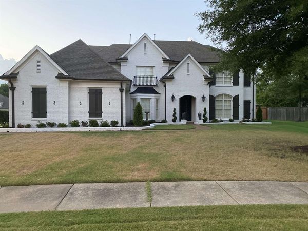 1596 BRACKENSHIRE LN, Collierville, TN 38017