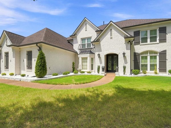 1596 BRACKENSHIRE LN, Collierville, TN 38017