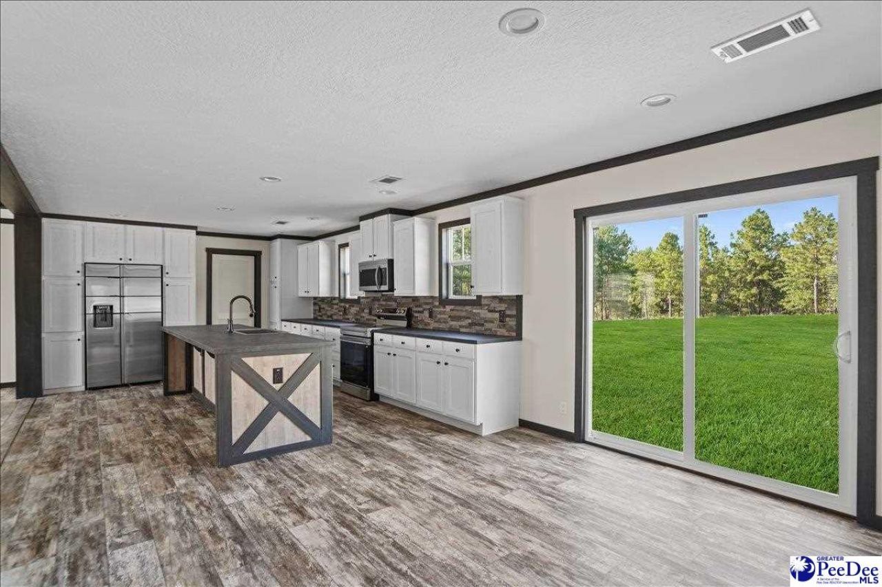 6493 Airport Road Photo 13