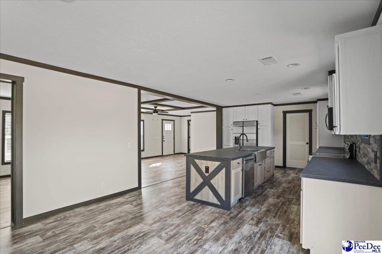 6493 Airport Road Photo 14