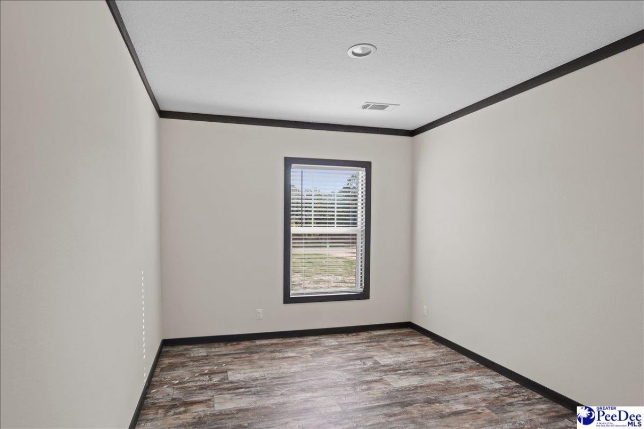 6493 Airport Road Photo 25