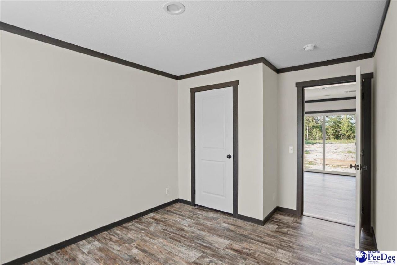 6493 Airport Road Photo 26
