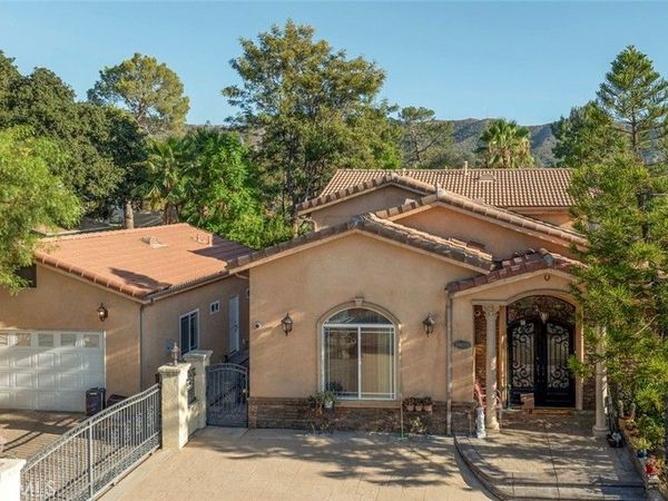 10610 Oak Tree, Sunland, CA 91040