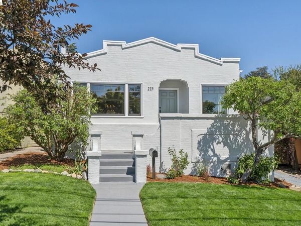 214 Mandalay Rd, Oakland, CA 94618