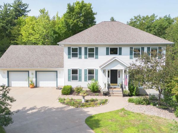 840 E Orianna Drive, Marquette, MI 49855