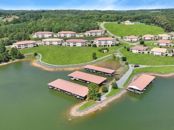 1112 Siesta Key CT, Unit F, Moneta, VA 24121