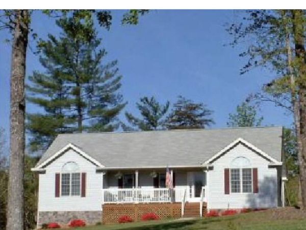 200 Oak Garden DR, Boones Mill, VA 24065