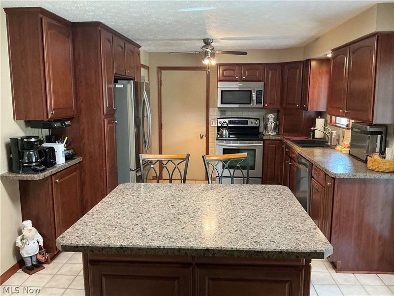 13592 Peppertree Avenue NW, Mogadore, OH 44201 Photo 14