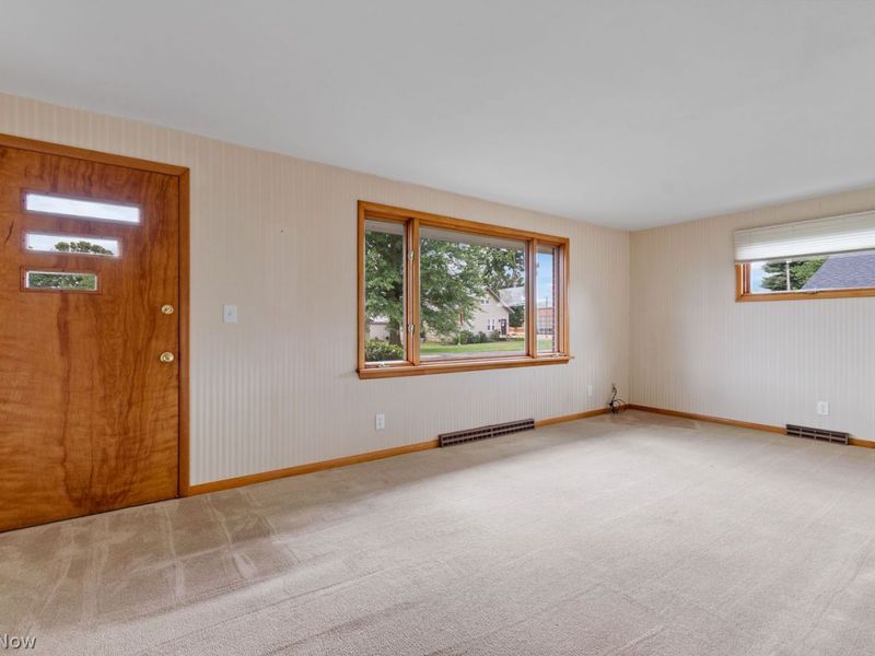 317 Mill Street NW, Tuscarawas, OH 44682 Photo 3