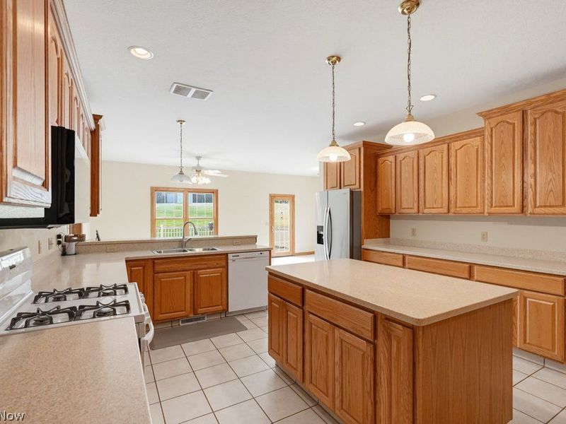 154 Whittlesey Drive, Tallmadge, OH 44278 Photo 21