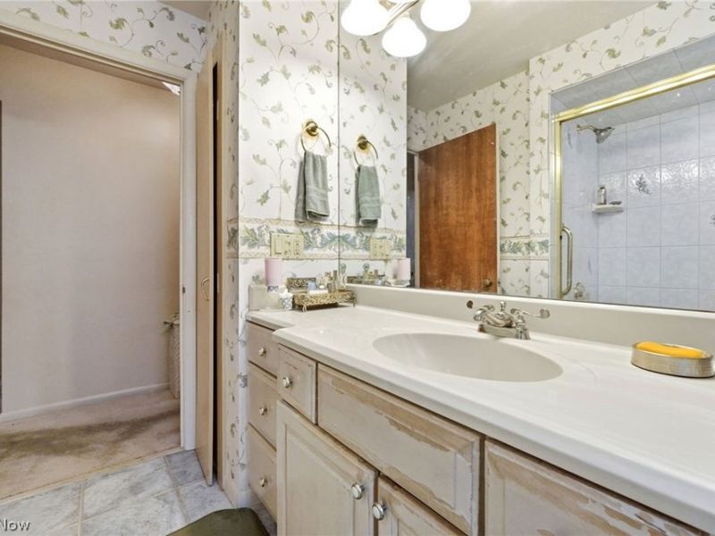 14471 Washington Boulevard , University Heights, OH 44118 Photo 16