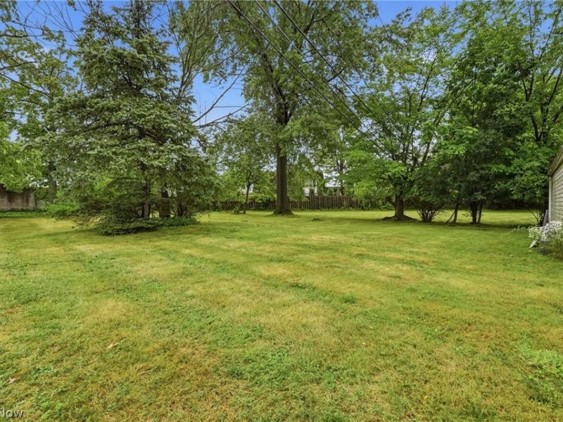 14471 Washington Boulevard, University Heights, OH 44118 Photo 7