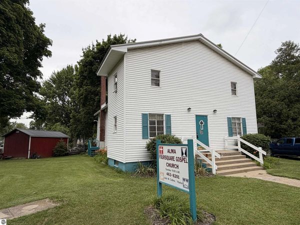 1117 Michigan Avenue, Alma, MI 48801