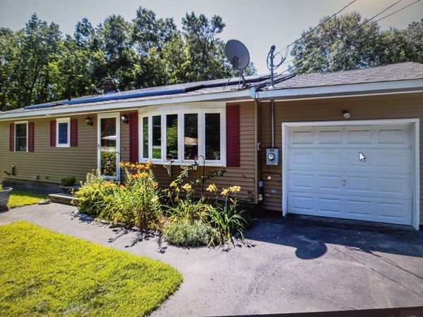 54 Lancaster Rd, Clinton, MA 01510