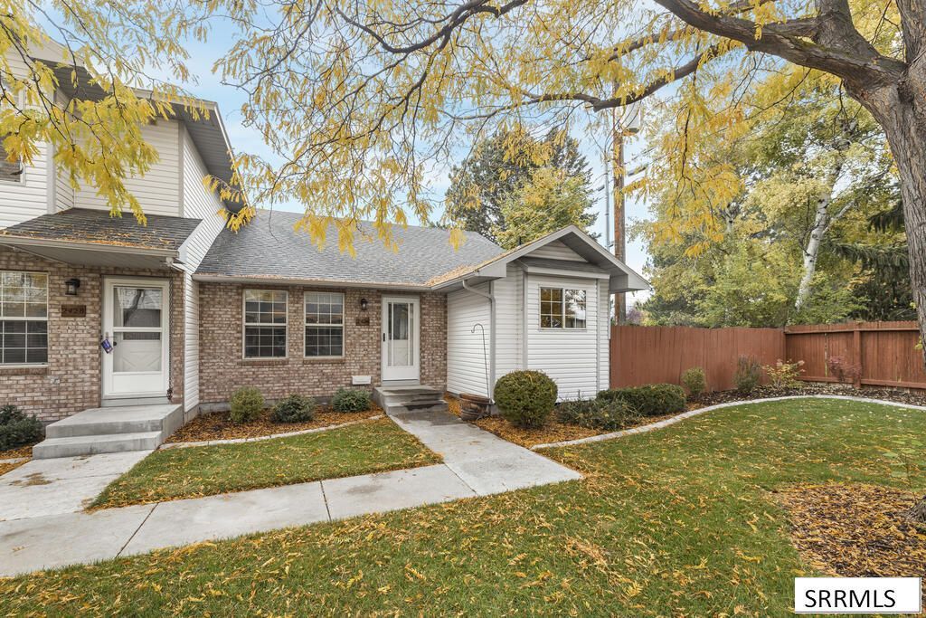 2424 S St Clair Avenue, Idaho Falls, ID 83404 Main Photo