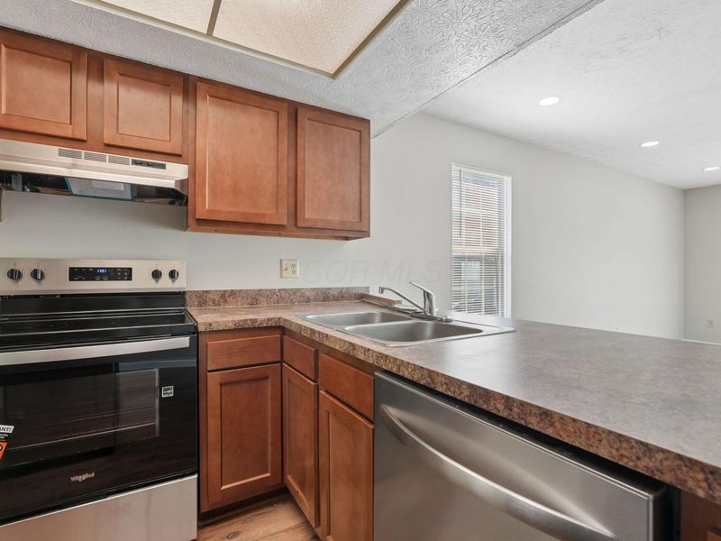 1279 Lane On The , Columbus, OH 43235 Photo 10