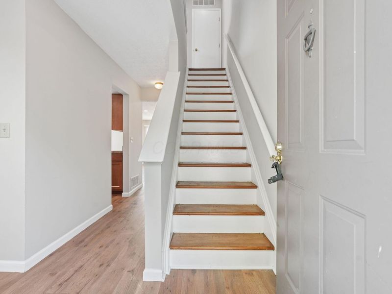 1279 Lane On The , Columbus, OH 43235 Photo 5