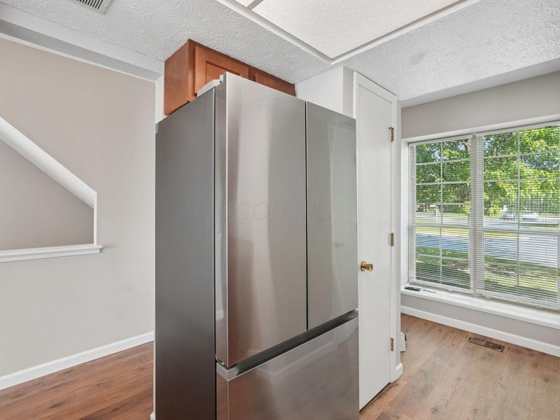 1279 Lane On The , Columbus, OH 43235 Photo 9