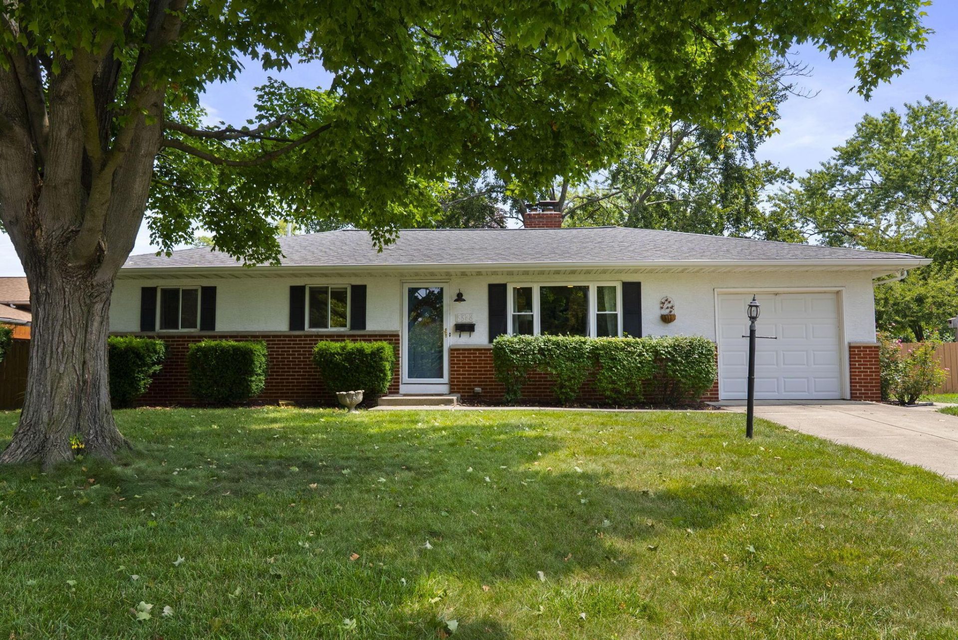 5566 Sandalwood Boulevard, Columbus, OH 43229 Main Photo