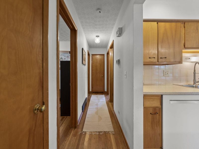 5566 Sandalwood Boulevard , Columbus, OH 43229 Photo 16
