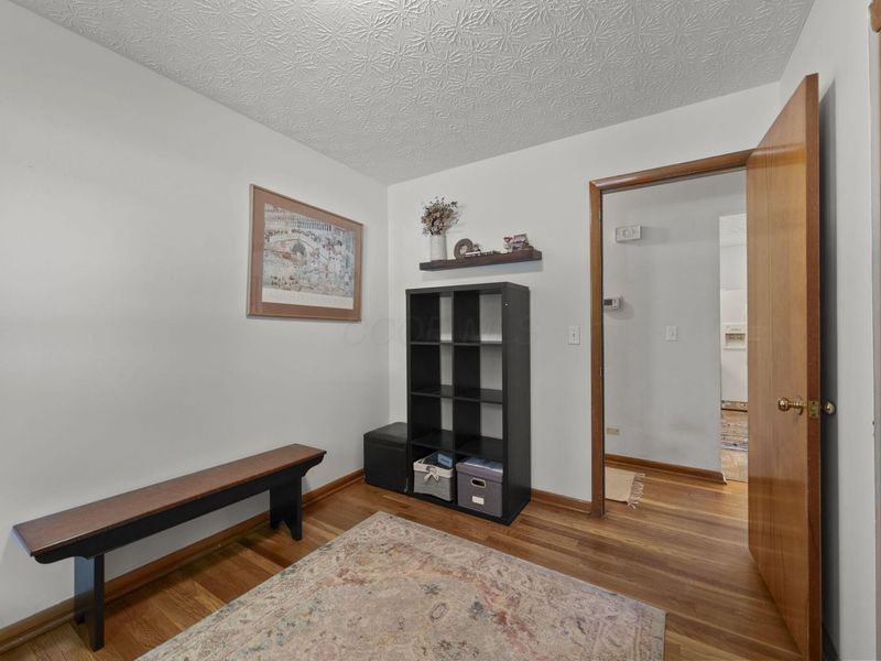 5566 Sandalwood Boulevard , Columbus, OH 43229 Photo 17