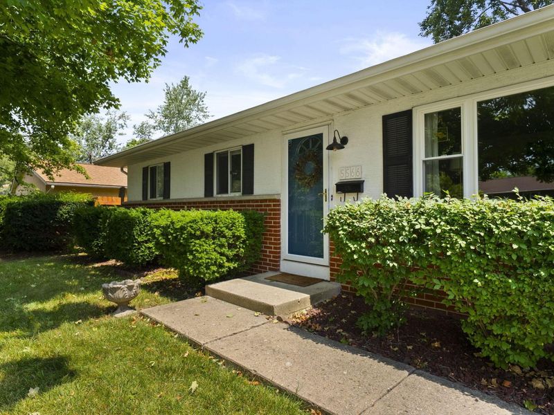 5566 Sandalwood Boulevard , Columbus, OH 43229 Photo 3