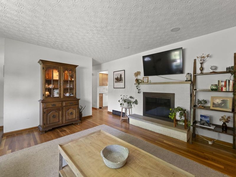 5566 Sandalwood Boulevard , Columbus, OH 43229 Photo 7