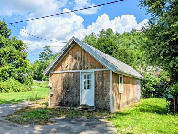 11 Collins Street , Bingham, ME 04920