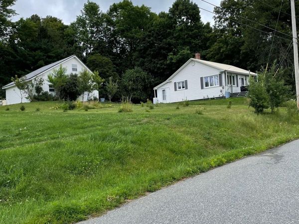 8 Cleveland Street , Calais, ME 04619