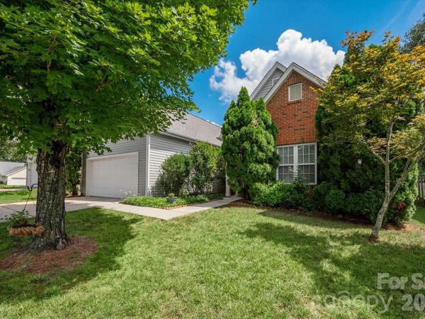 9407 Thatcher Hall Court, Charlotte, NC 28277
