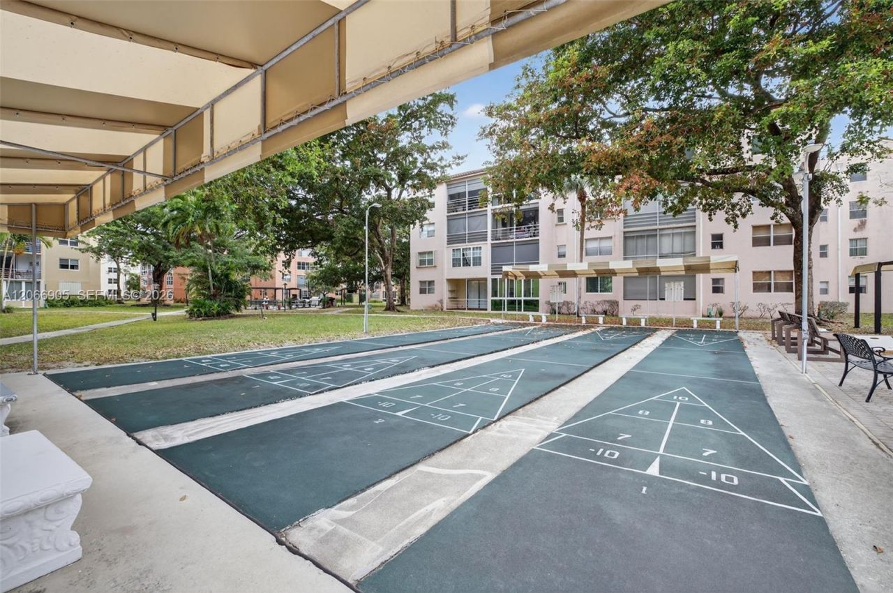 2801 Somerset Dr , Unit 205, Lauderdale Lakes, FL 33311 Photo