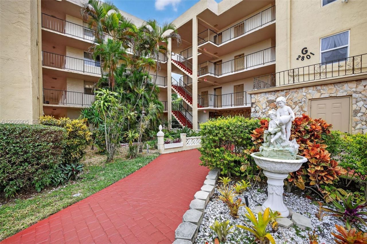 2801 Somerset Dr , Unit 205, Lauderdale Lakes, FL 33311 Photo