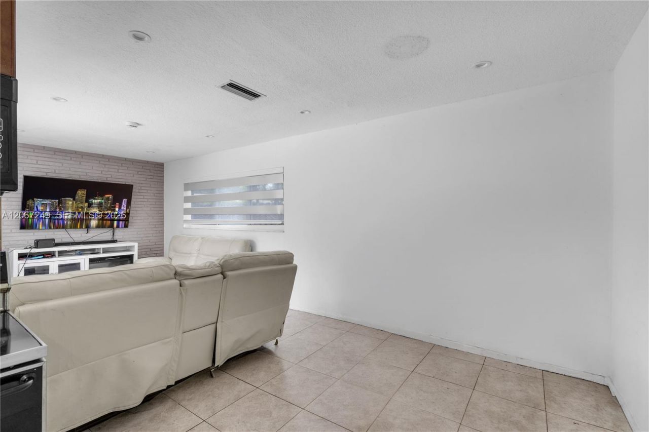 11911 NW 32nd Mnr , Sunrise, FL 33323 Photo