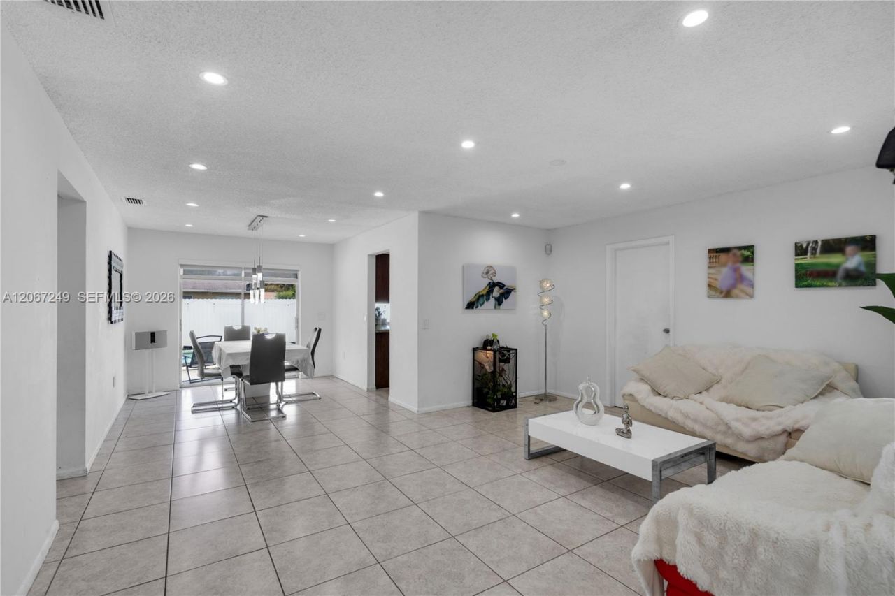 11911 NW 32nd Mnr , Sunrise, FL 33323 Photo