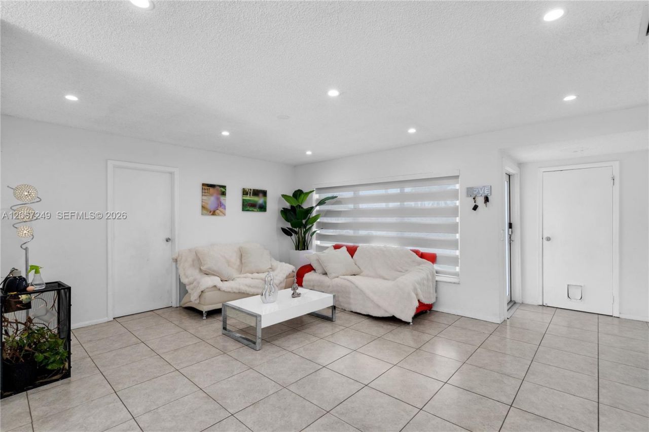 11911 NW 32nd Mnr , Sunrise, FL 33323 Photo