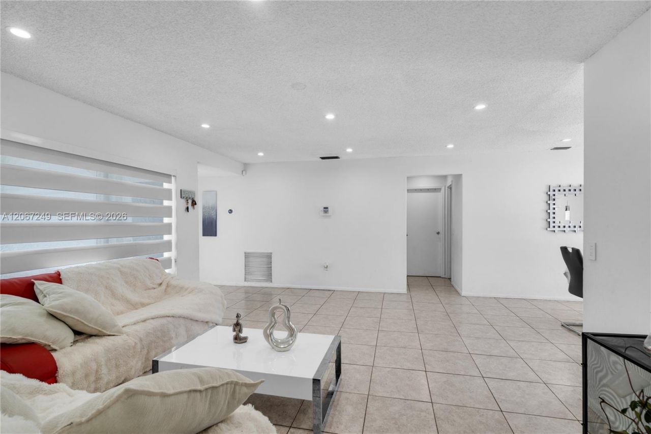 11911 NW 32nd Mnr , Sunrise, FL 33323 Photo