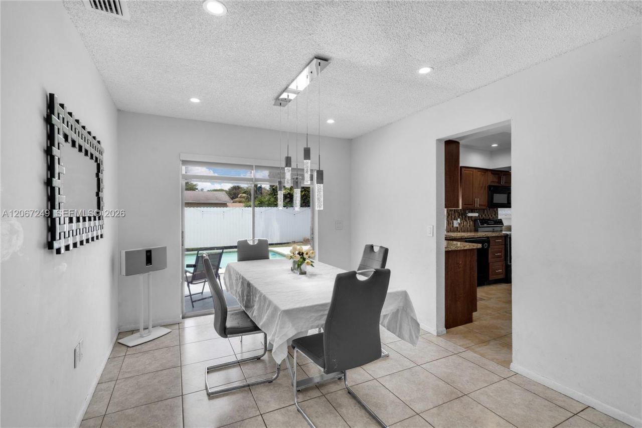 11911 NW 32nd Mnr , Sunrise, FL 33323 Photo