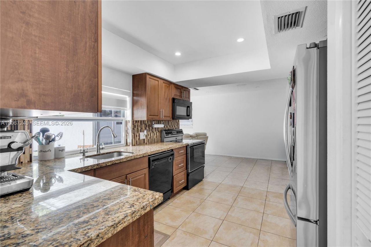 11911 NW 32nd Mnr , Sunrise, FL 33323 Photo