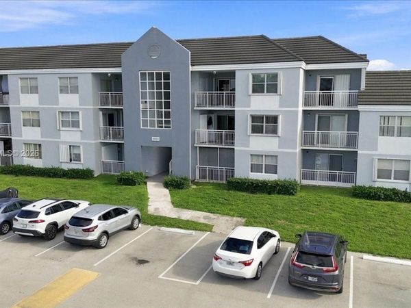 8660 SW 212th St, Unit 306, Cutler Bay, FL 33189